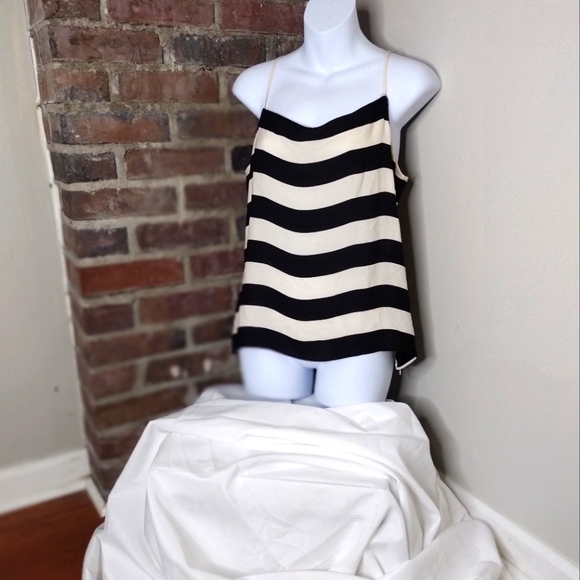 Designer Beautiful black & cream colored loose fitting tank - Picture 1 of 7